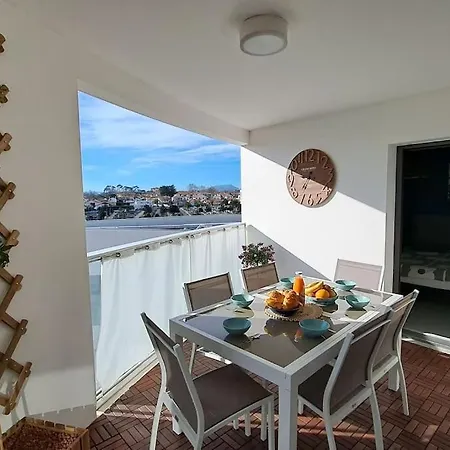 T4 Classe 3 Etoiles, Centre, Au Calme, Parkings Apartment *