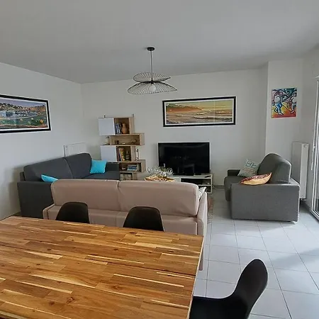 T4 Classe 3 Etoiles, Centre, Au Calme, Parkings Apartment